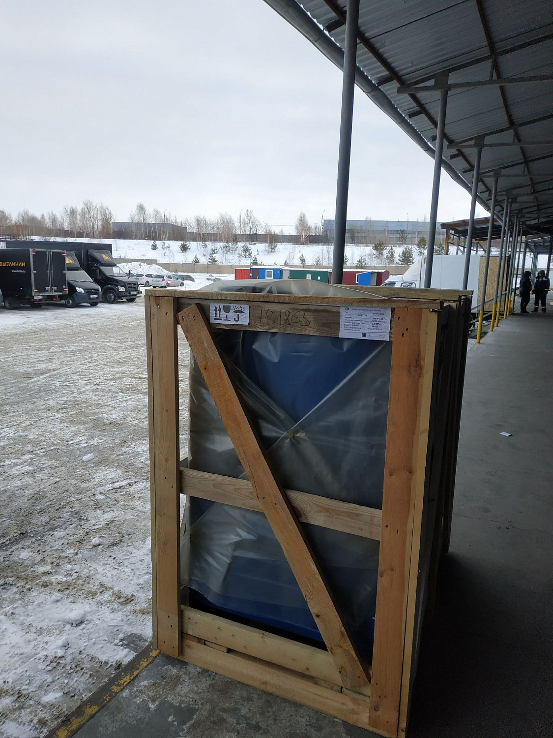 Поставка компрессора Ремеза ВК25-8 на мебельное производство