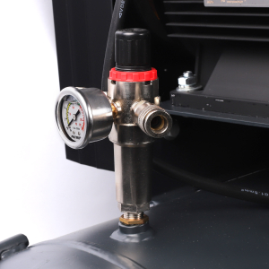 Поршневой компрессор PATRIOT KRX 700 L200 D с ресивером фото