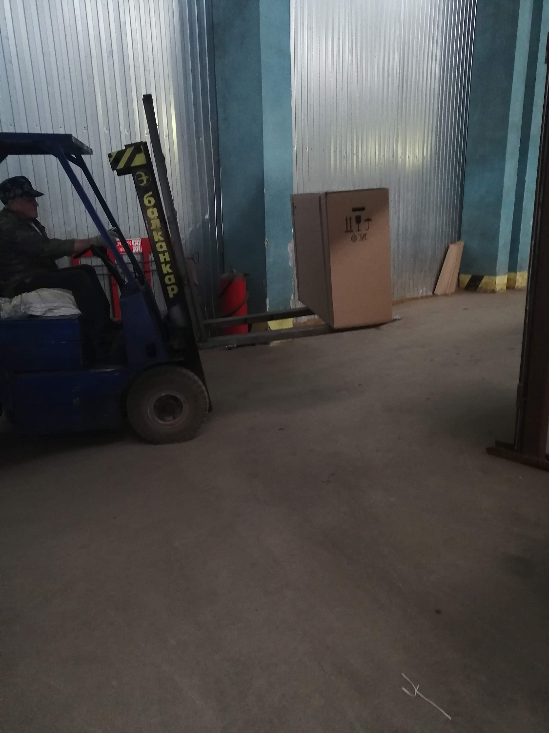 Отгрузка дилеру двух поршневых компрессоров