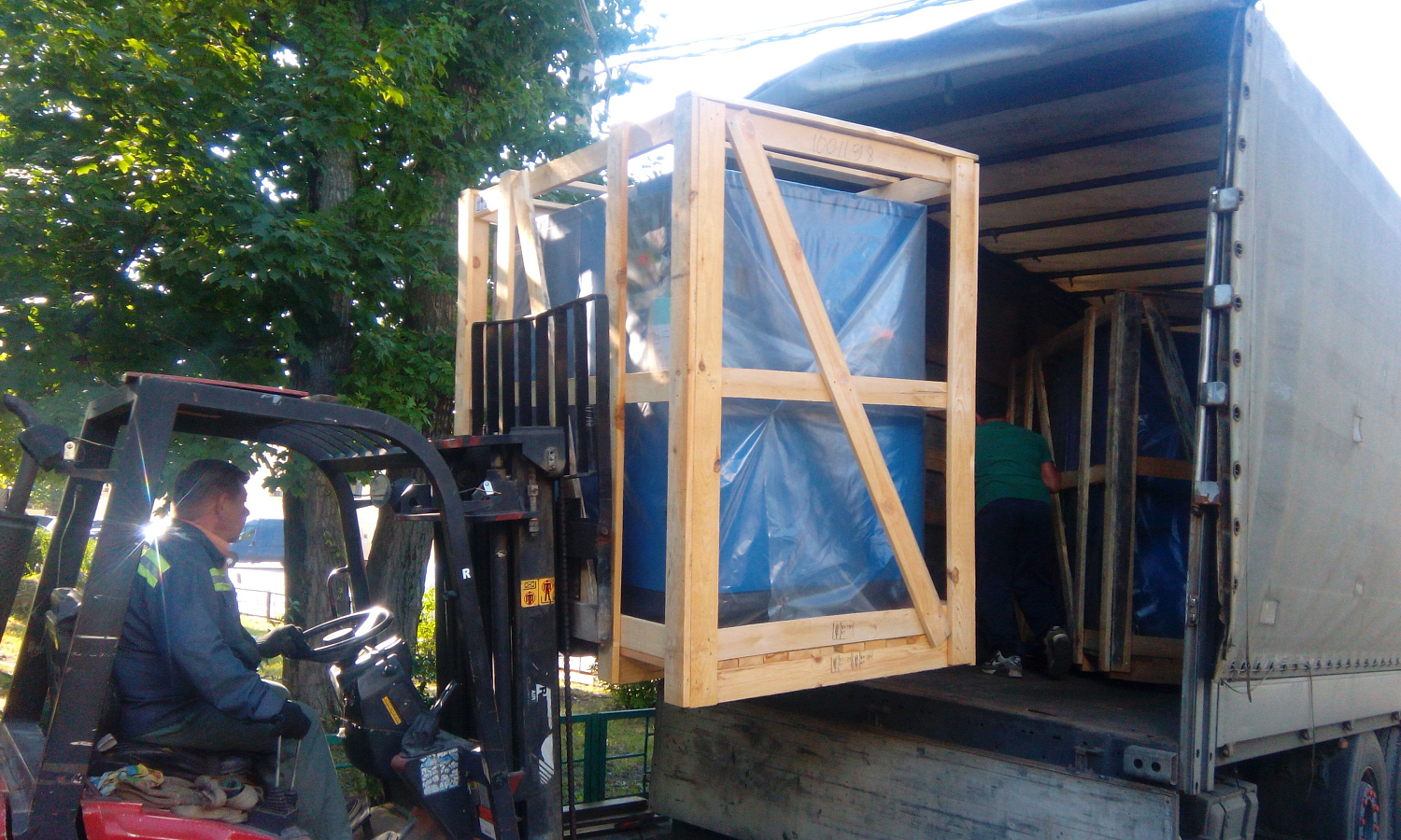 Отгрузка фуры компрессоров Remeza