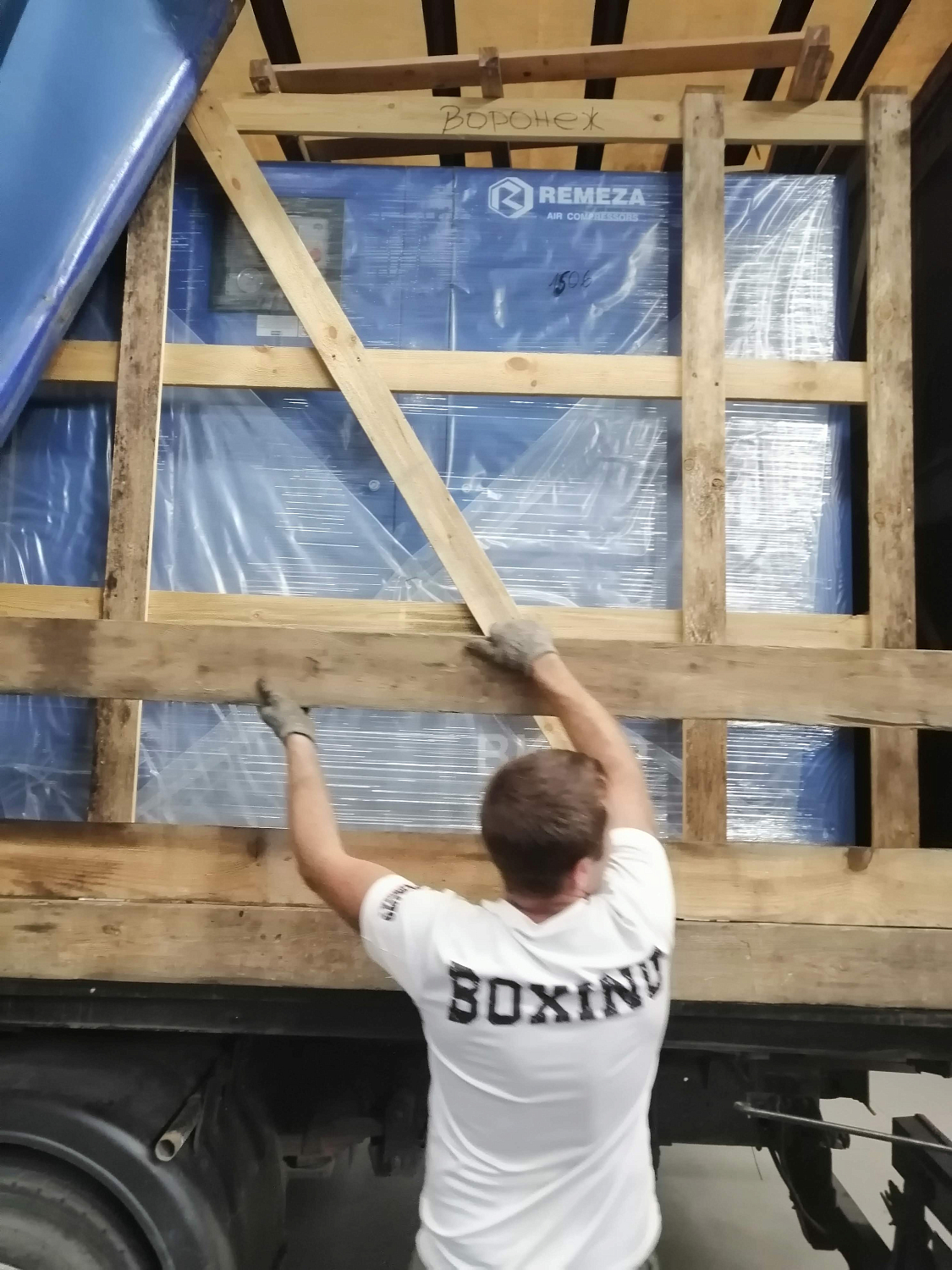 Отгрузка дилеру ВК75Р-7,5 и ресивера в Воронеже