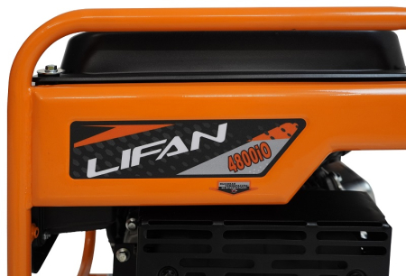 Бензиновый генератор  4800IO